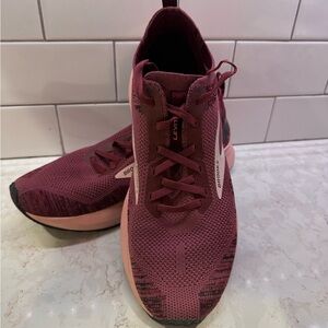 Brooks Levitate 4 Women's Running Shoes - sz10